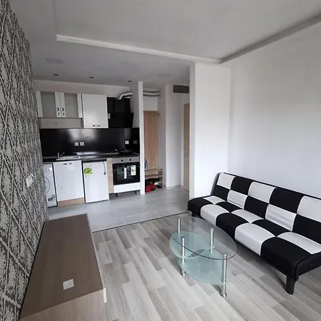 Seven Heaven Apartment *